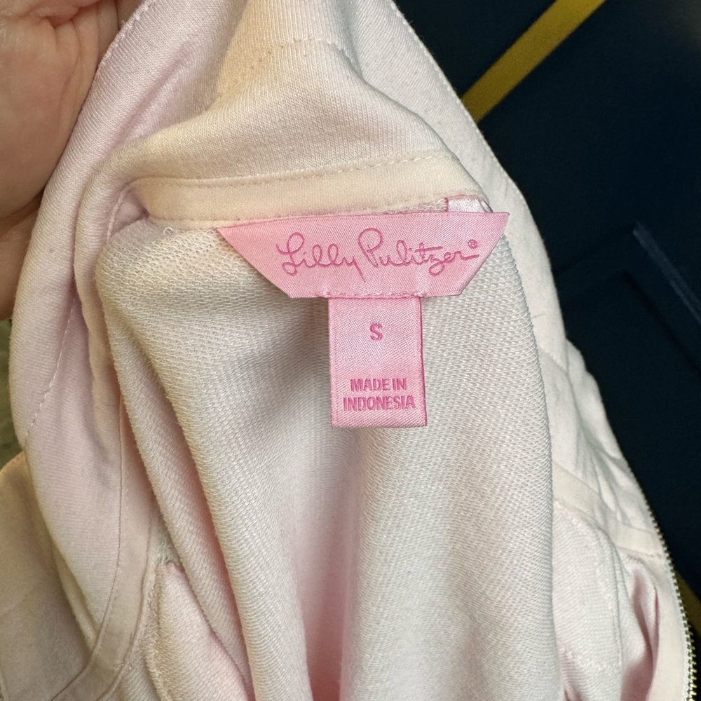 Lilly Pulitzer blush pink embroidered pullover 🌸 - Picture 3 of 7